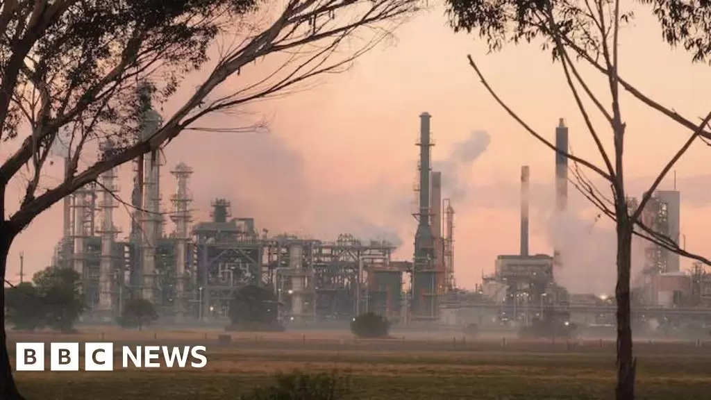 'Unprecedented' fire at Australian oil refinery to affect nation's petrol supplies