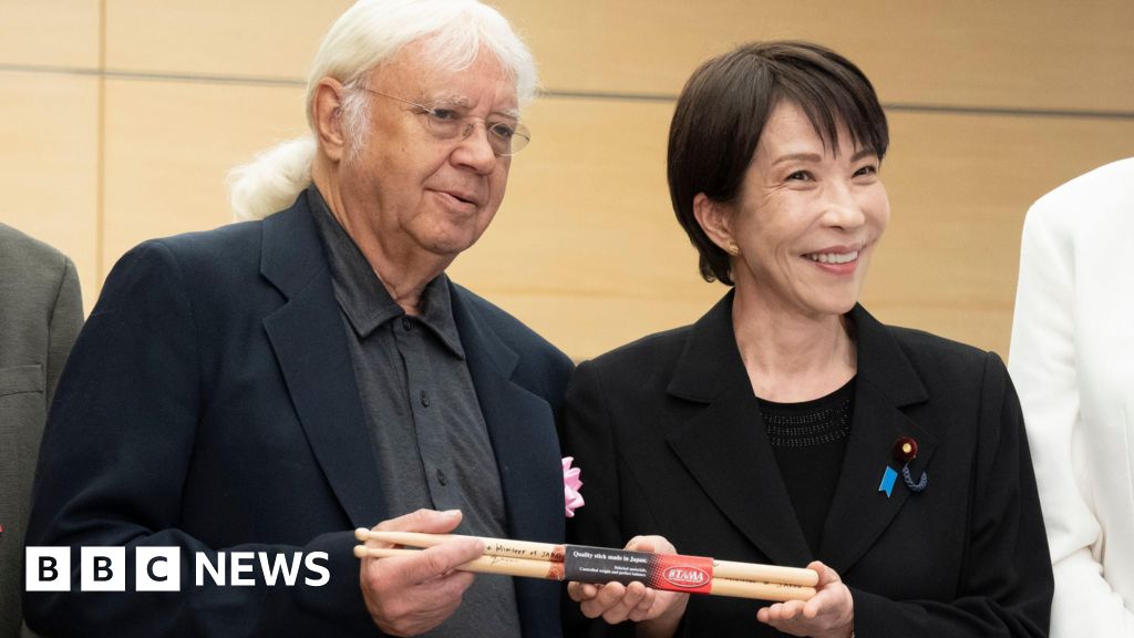 'You are my god', Japan's PM tells British rock band Deep Purple